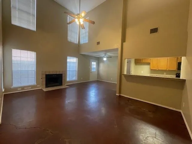 $2,200 | 1226 West Hudgins Street, Grapevine, TX 76051