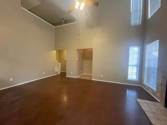 $2,200 | 1226 West Hudgins Street, Grapevine, TX 76051