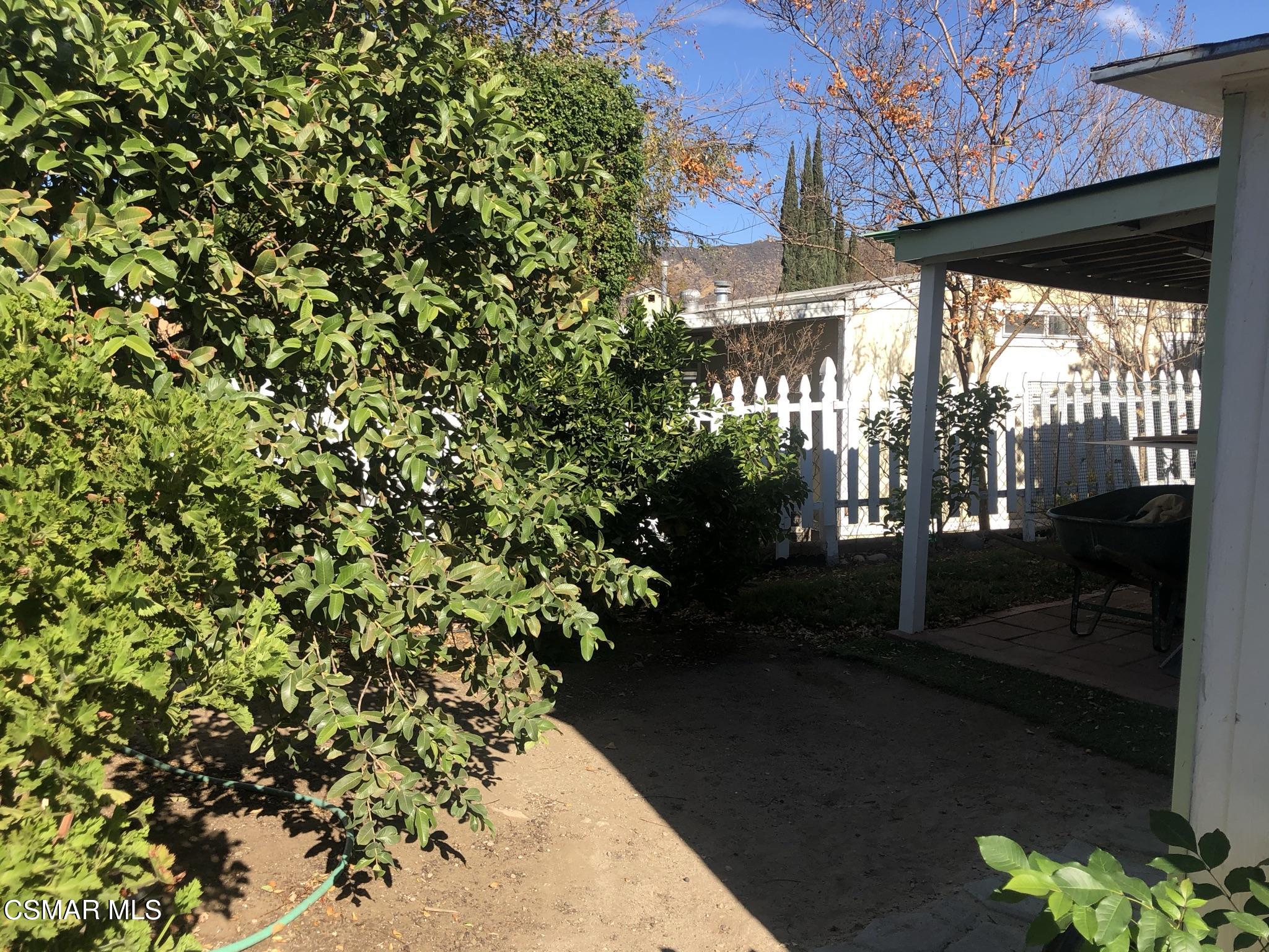 1550 Rory Lane, Unit 102 Simi Valley, CA 93063 - Photo 5 of 20 8F29F8B1-560D-4E01-9555-0D9550BC66D0
