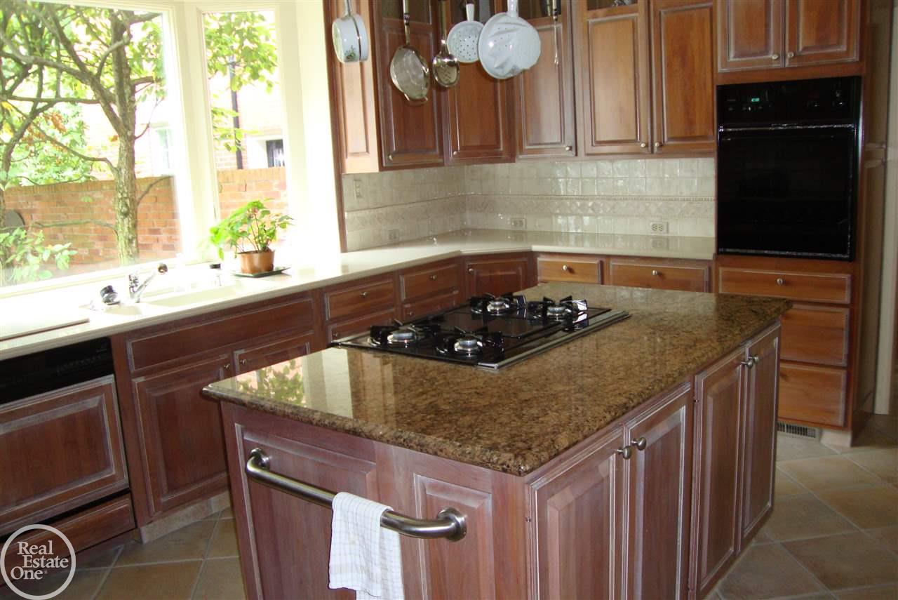 86 Lothrop Road Grosse Pointe Farms, MI 48236 - Photo 8 of 28