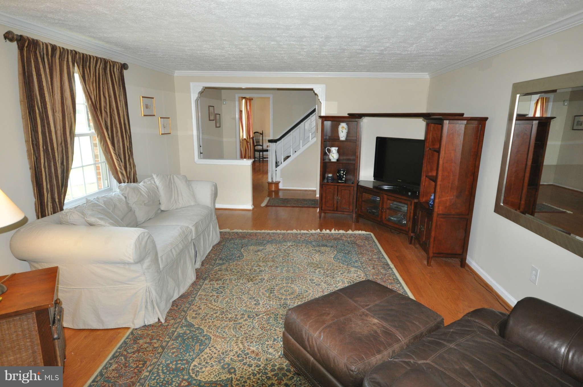 1150 Riva Ridge Drive Great Falls, VA 22066 - Photo 6 of 20 Living Room