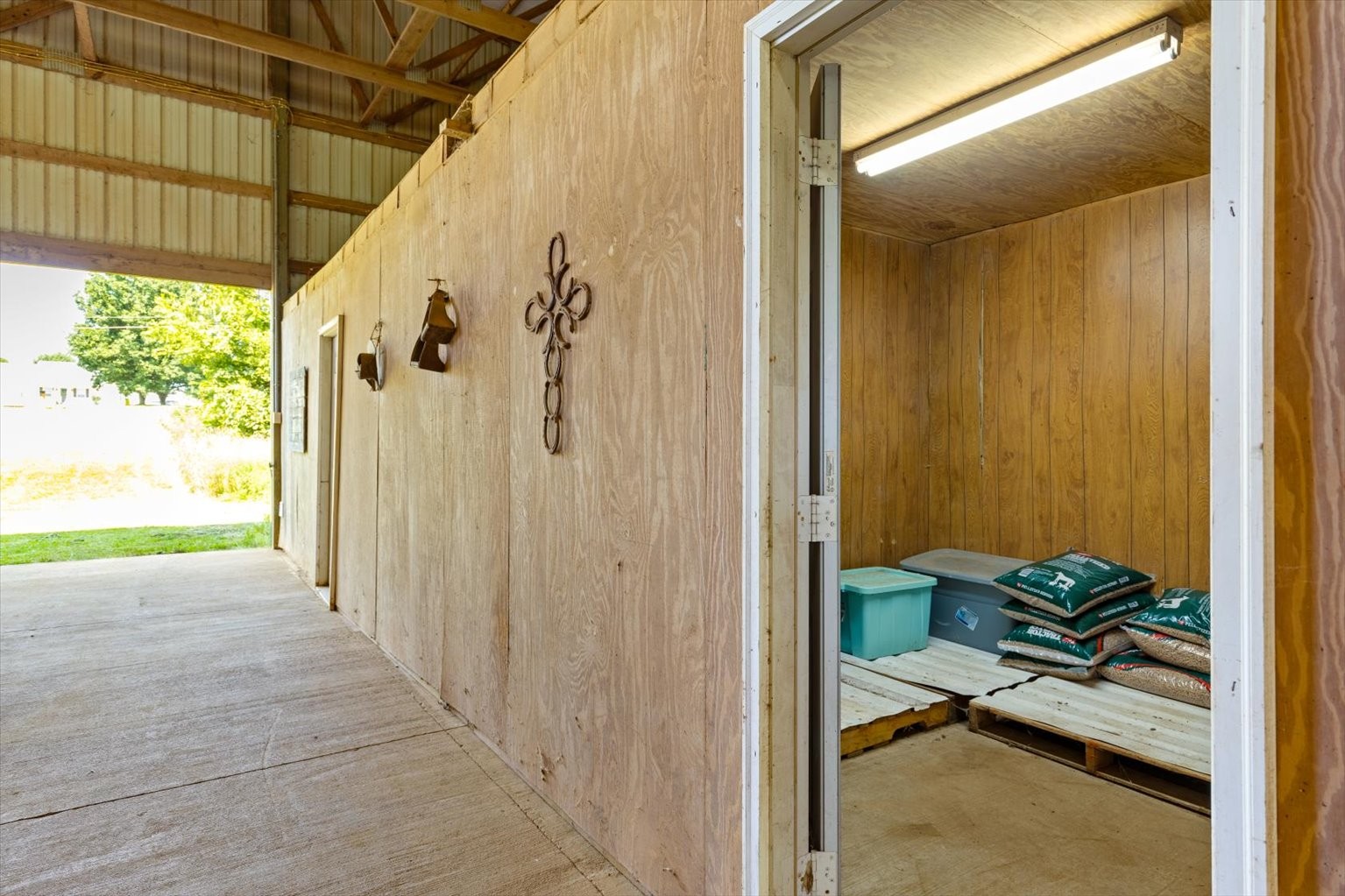 399 Jernigan Road Portland, TN 37148 - Photo 24 of 40 a bathroom with a shower