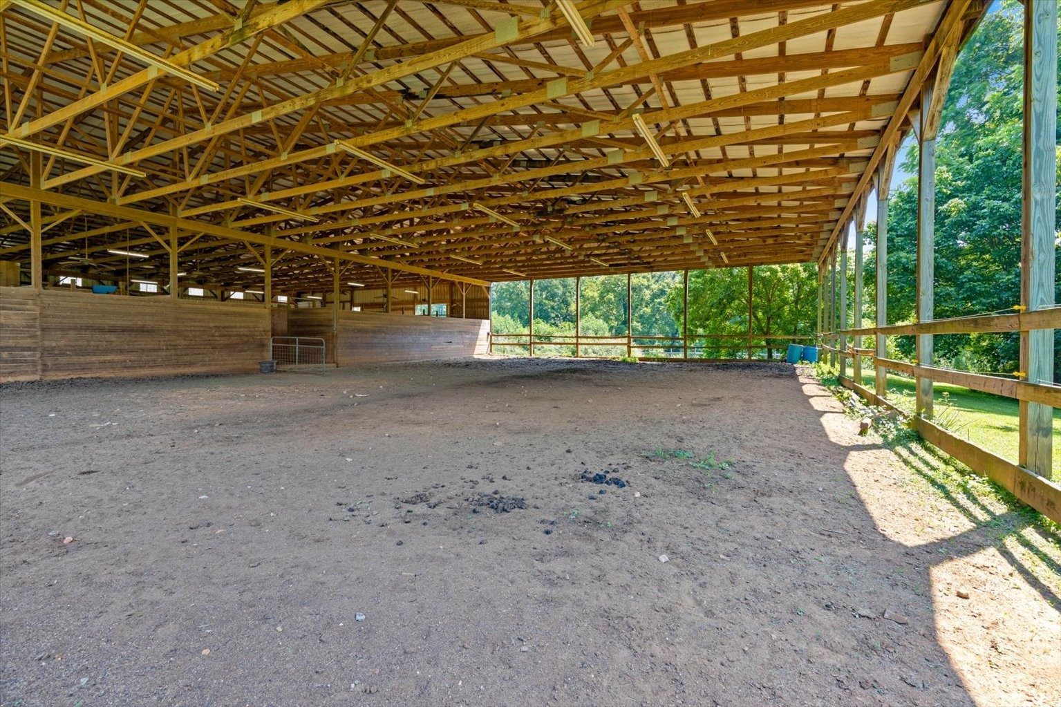 399 Jernigan Road Portland, TN 37148 - Photo 10 of 40 a view of a indoor swimming pool