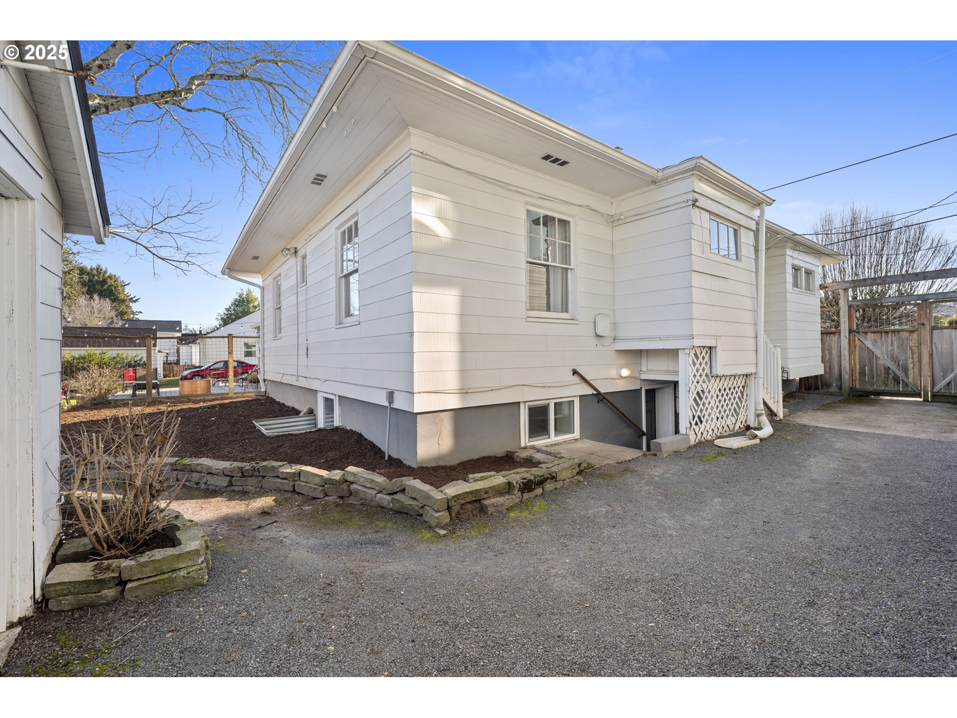 1535 Northeast Rosa Parks Way Portland, OR 97211 - Photo 34 of 38 Gallery Image 34