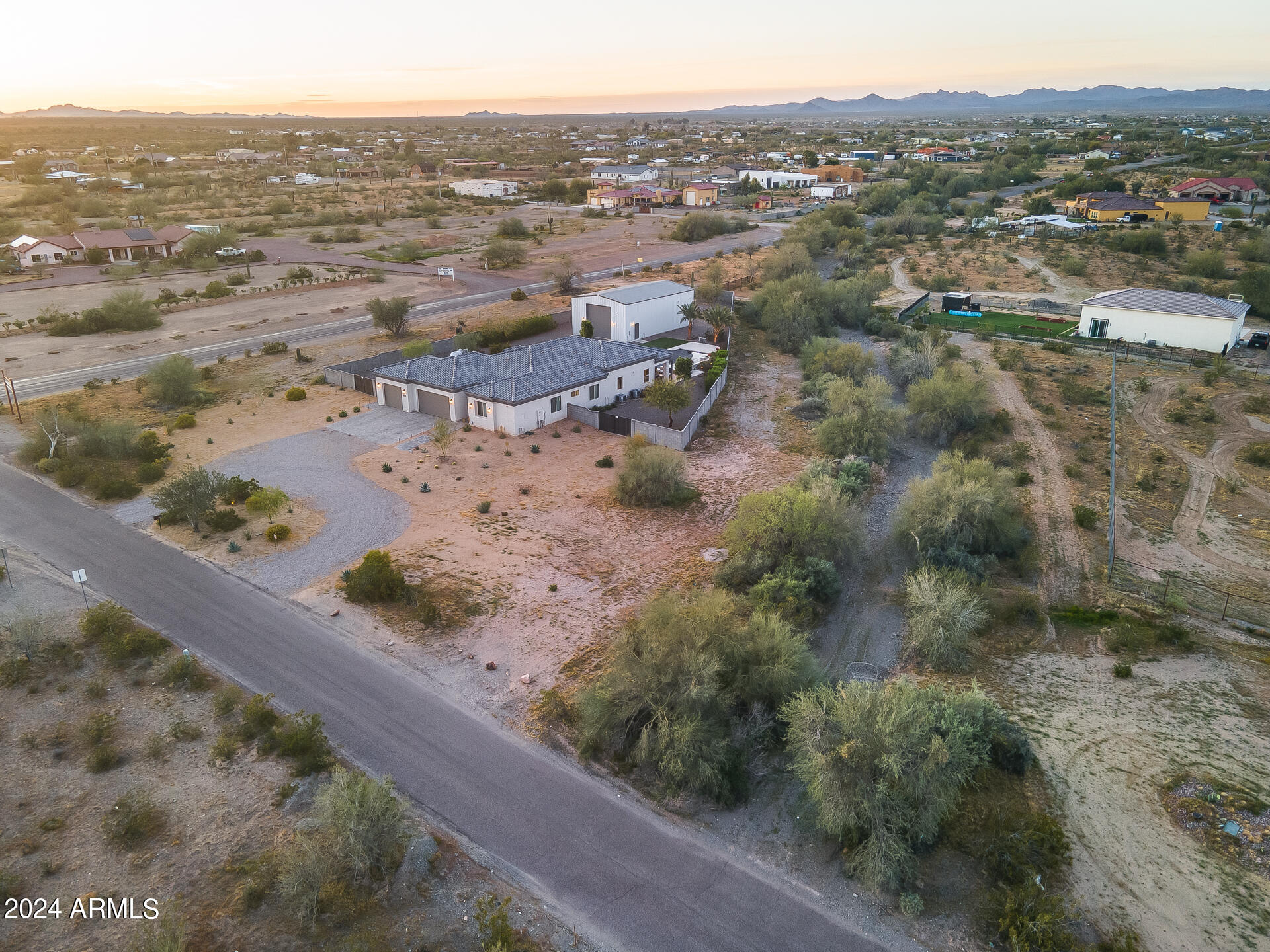 16272 West Peak View Road Surprise, AZ 85387 - Photo 10 of 110 Gallery Image 10