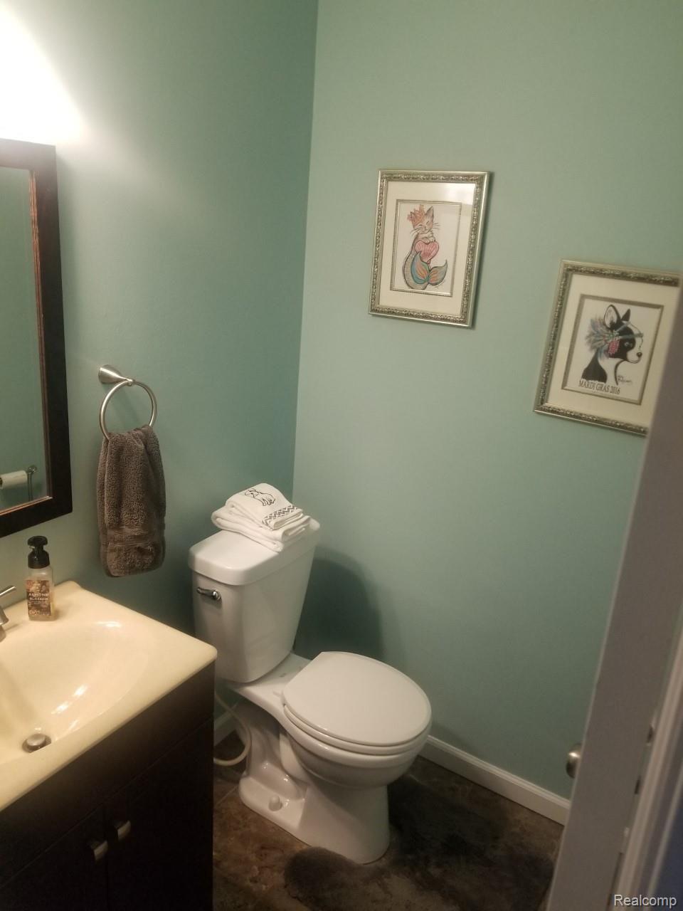 3475 Rhoten Drive Sterling Heights, MI 48310 - Photo 12 of 25 lav.jpg
