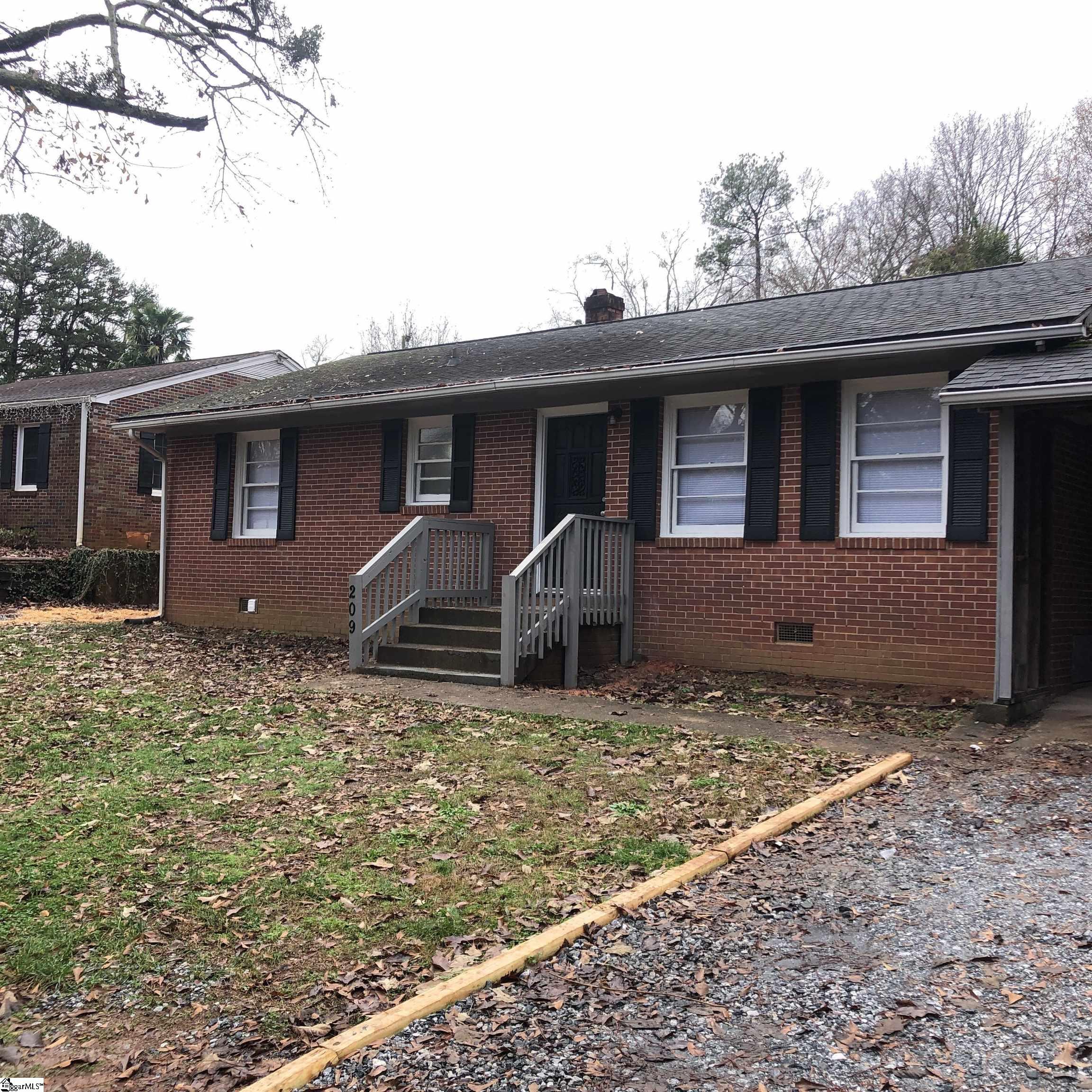 209 Eskew Circle Anderson, SC 29621 - Photo 2 of 10 Gallery Image 2