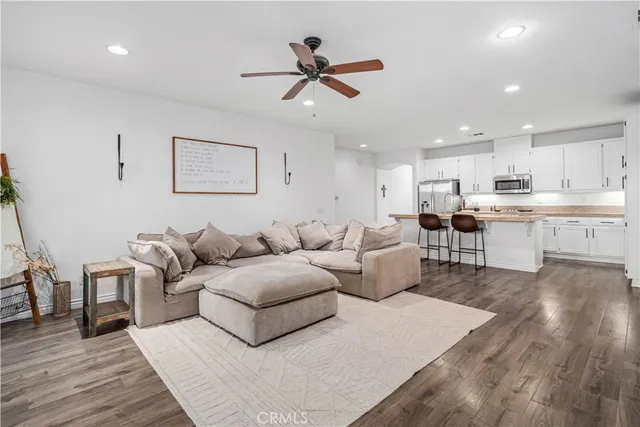 $549,990 | 4048 West Ave J 9, Lancaster, CA 93536