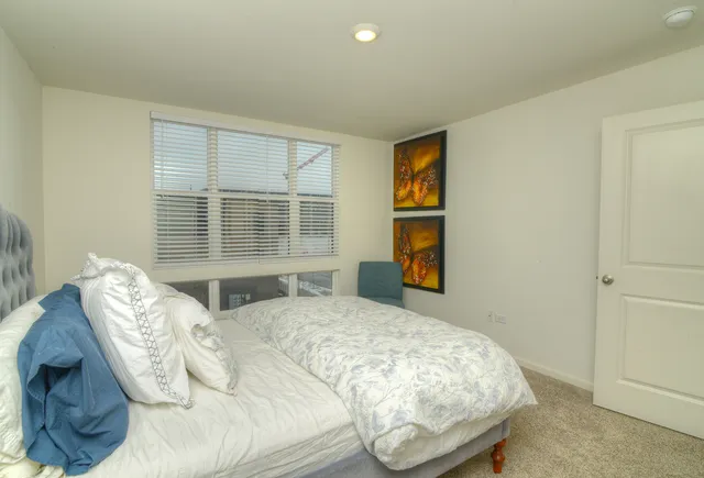 $549,000 | 2202 Venture Drive, Schaumburg, IL 60173