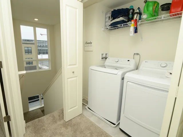 $549,000 | 2202 Venture Drive, Schaumburg, IL 60173