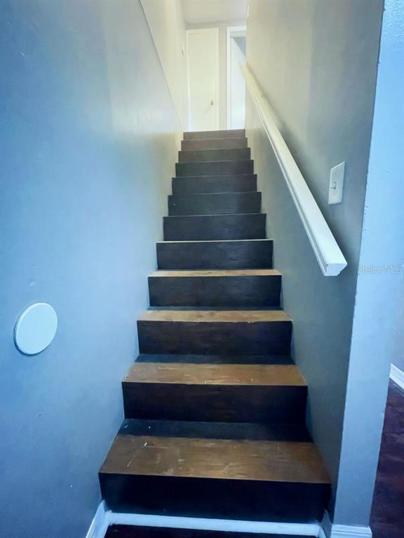 2507 West Virginia Avenue, Unit D Tampa, FL 33607 - Photo 4 of 12 a view of entryway