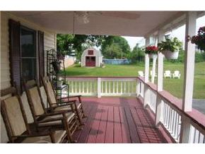 212 Cilley Road Manchester, NH 03103 - Photo 2 of 5