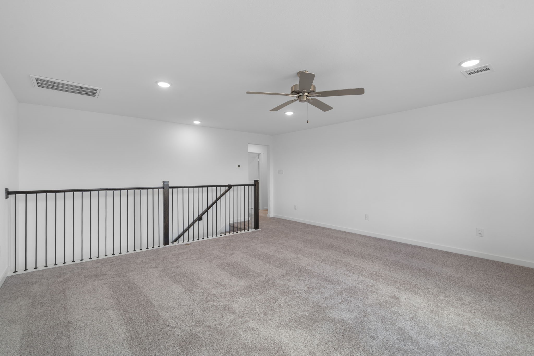 225 Sandhill Grv Trail Hempstead, TX 77445 - Photo 11 of 27 a view of an empty room