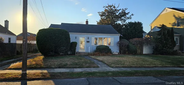 $499,000 | 355 Pinelawn Avenue, Copiague, NY 11726