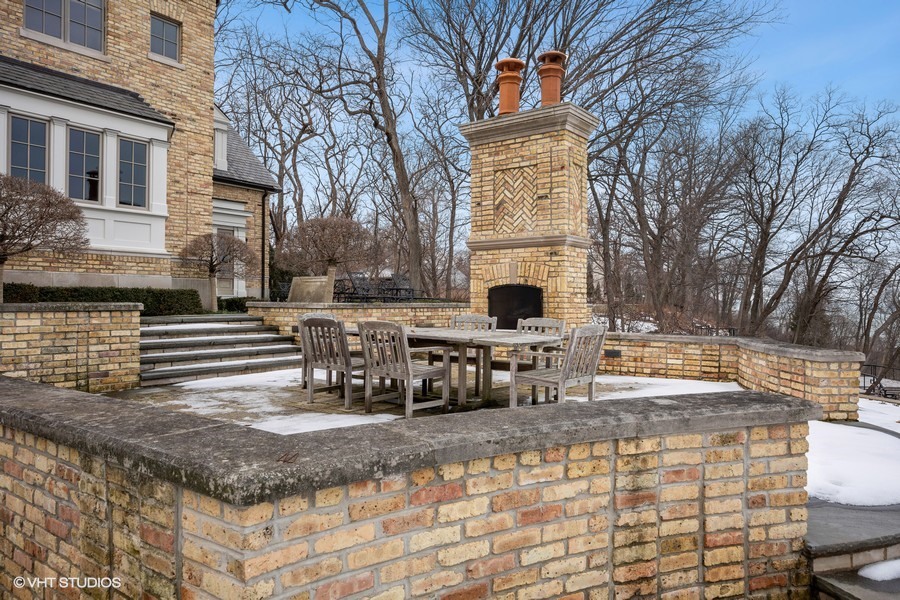 889 Sheridan Road Winnetka, IL 60093 - Photo 28 of 37 a view of outdoor space with seating area