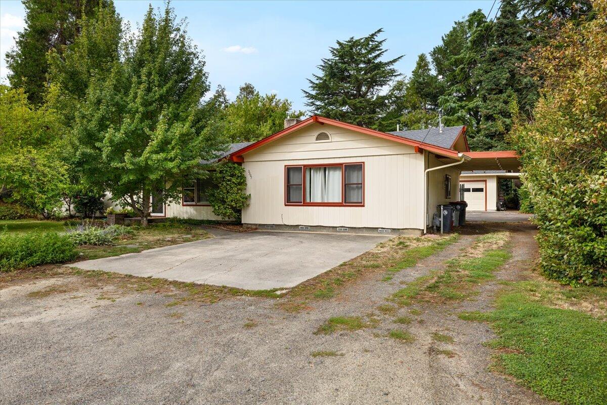 3307 Freeland Road Central Point, OR 97502 - Photo 32 of 34