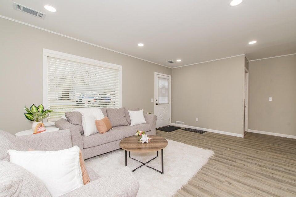1808 Nazareth Road Kalamazoo, MI 49048 - Photo 4 of 18 N4