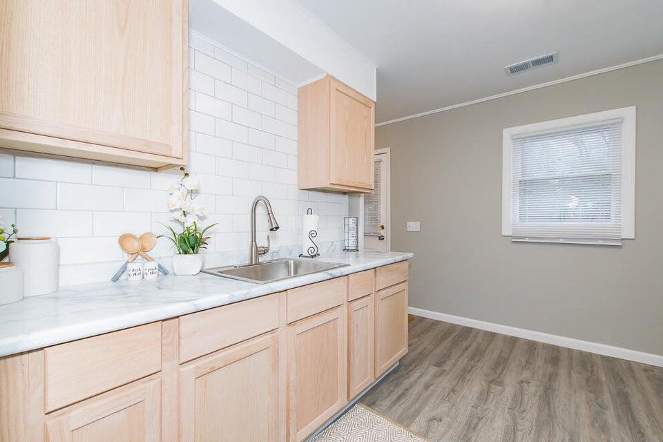 1808 Nazareth Road Kalamazoo, MI 49048 - Photo 7 of 18 N7