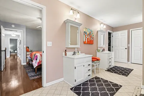 a view of utility room