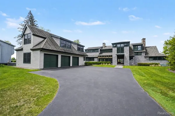 $2,999,000 | 12410 Woodhull Landing, Fenton, MI 48430