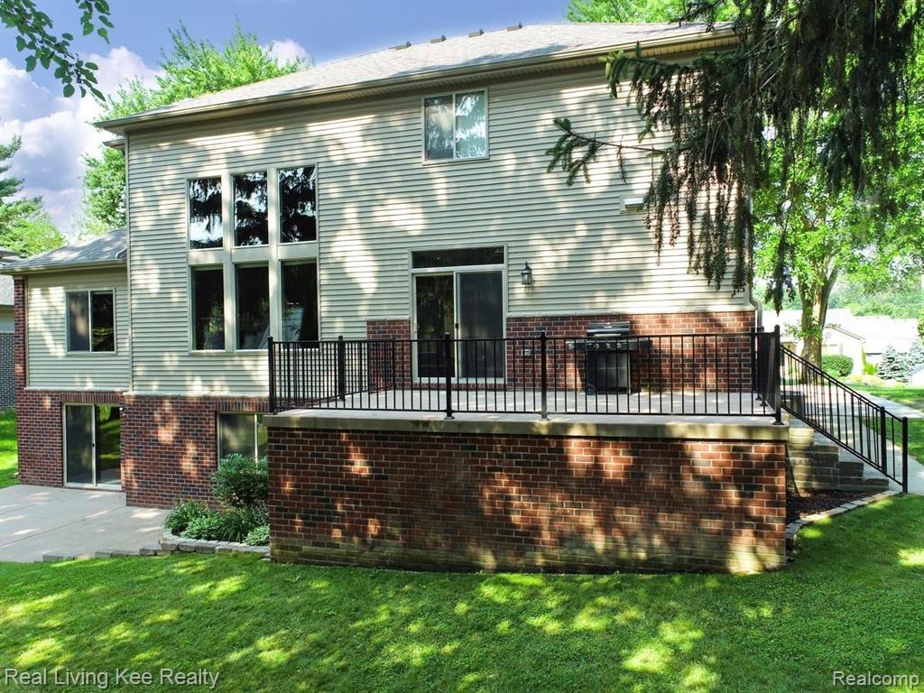 557 Curzon Road Rochester Hills, MI 48307 - Photo 5 of 66