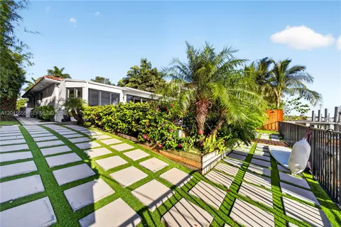 a outdoor view with a sitting space