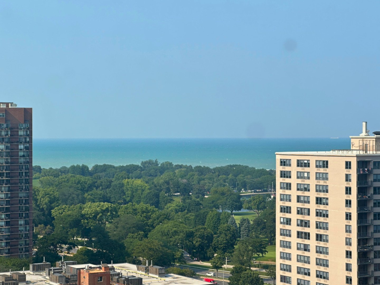 3930 North Pine Grove Avenue, Unit 2313 Chicago, IL 60613 - Photo 2 of 26