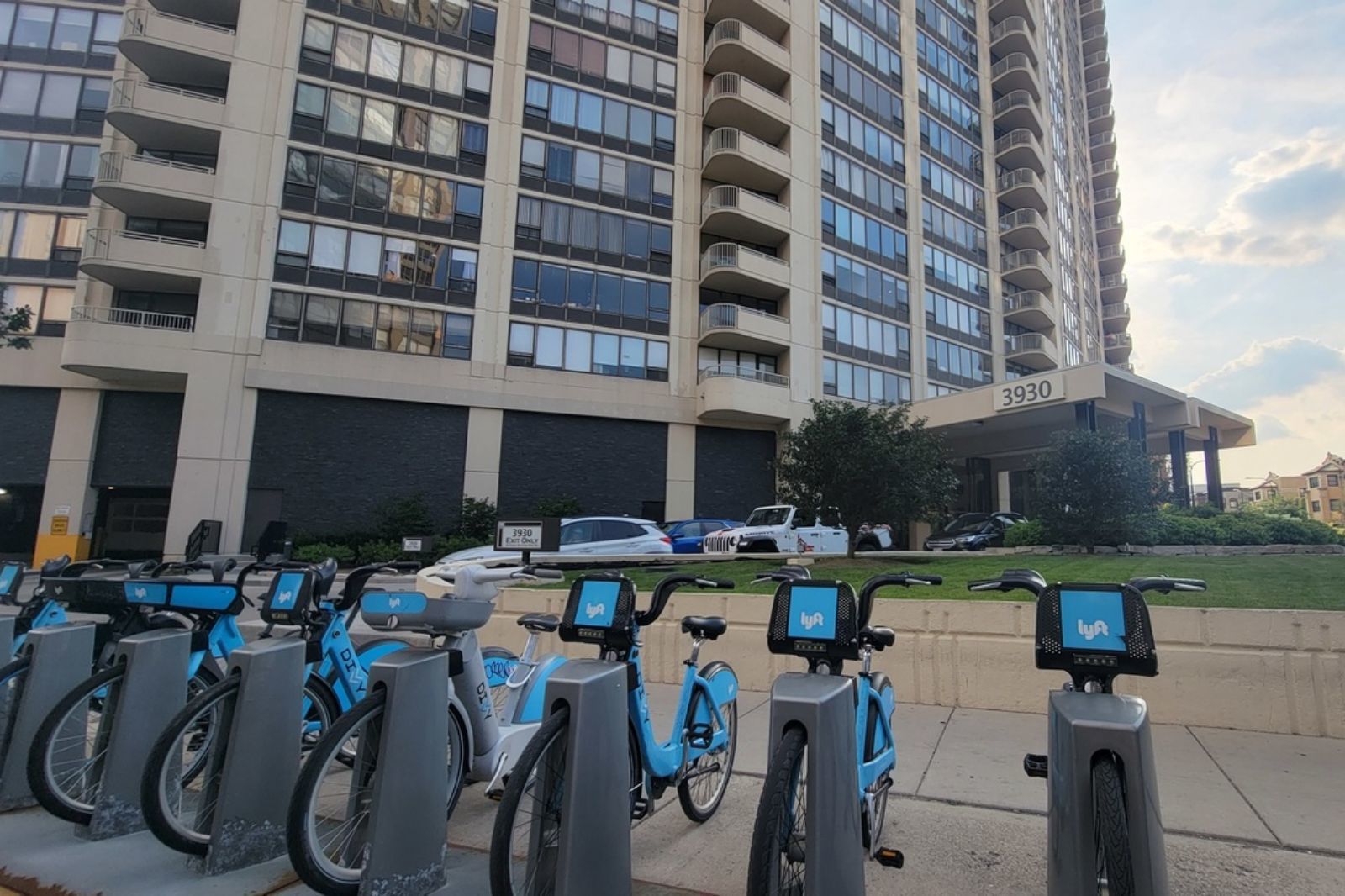 3930 North Pine Grove Avenue, Unit 2313 Chicago, IL 60613 - Photo 25 of 26