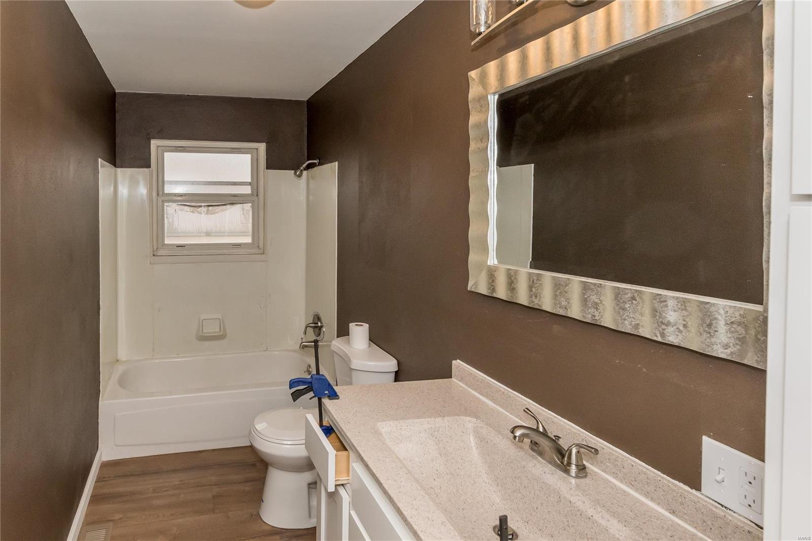 5517 Old Alton Road Granite City, IL 62040 - Photo 11 of 15 Gallery Image 11