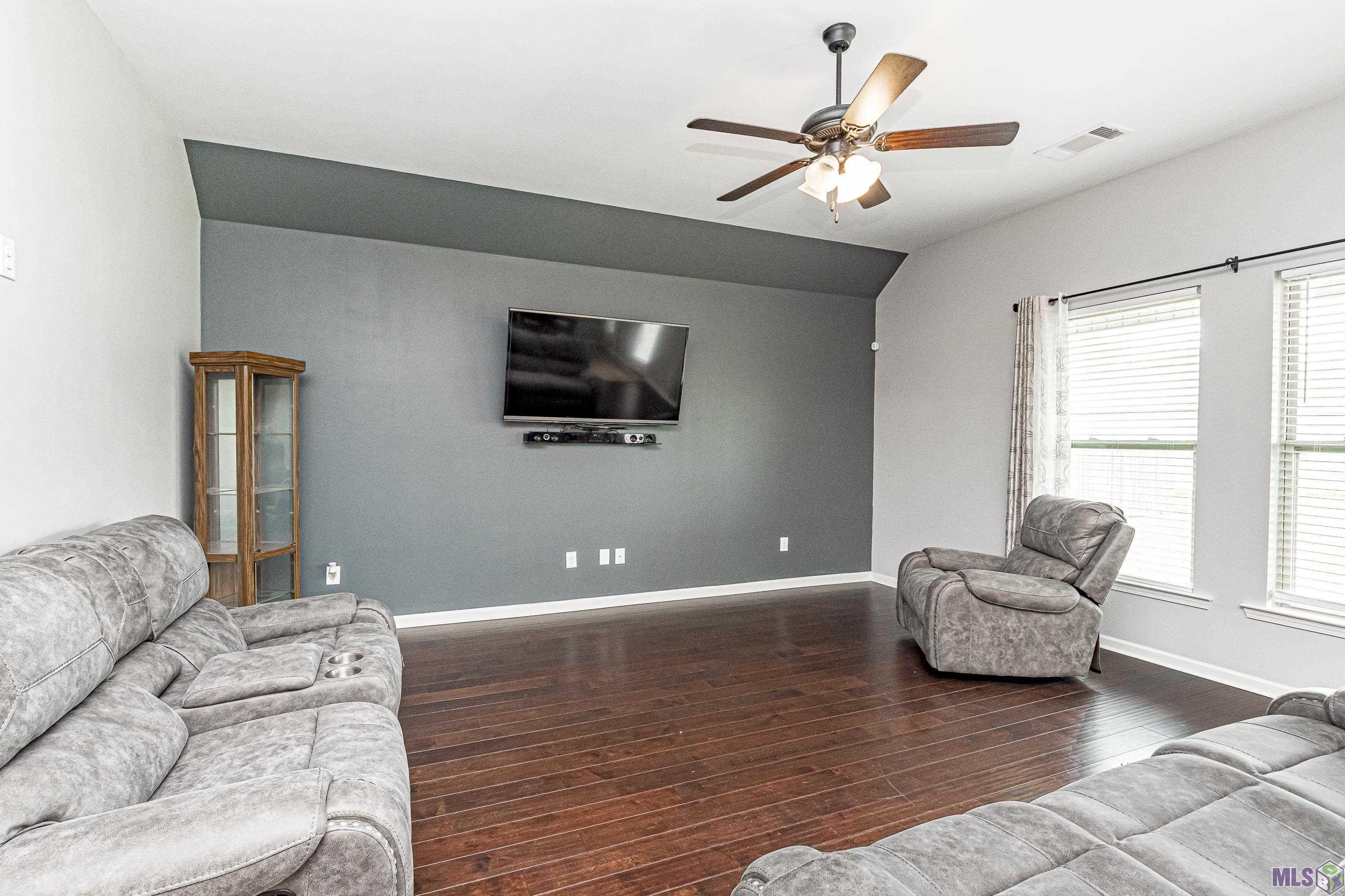 8751 Hackberry Ridge Avenue Zachary, LA 70791 - Photo 5 of 19