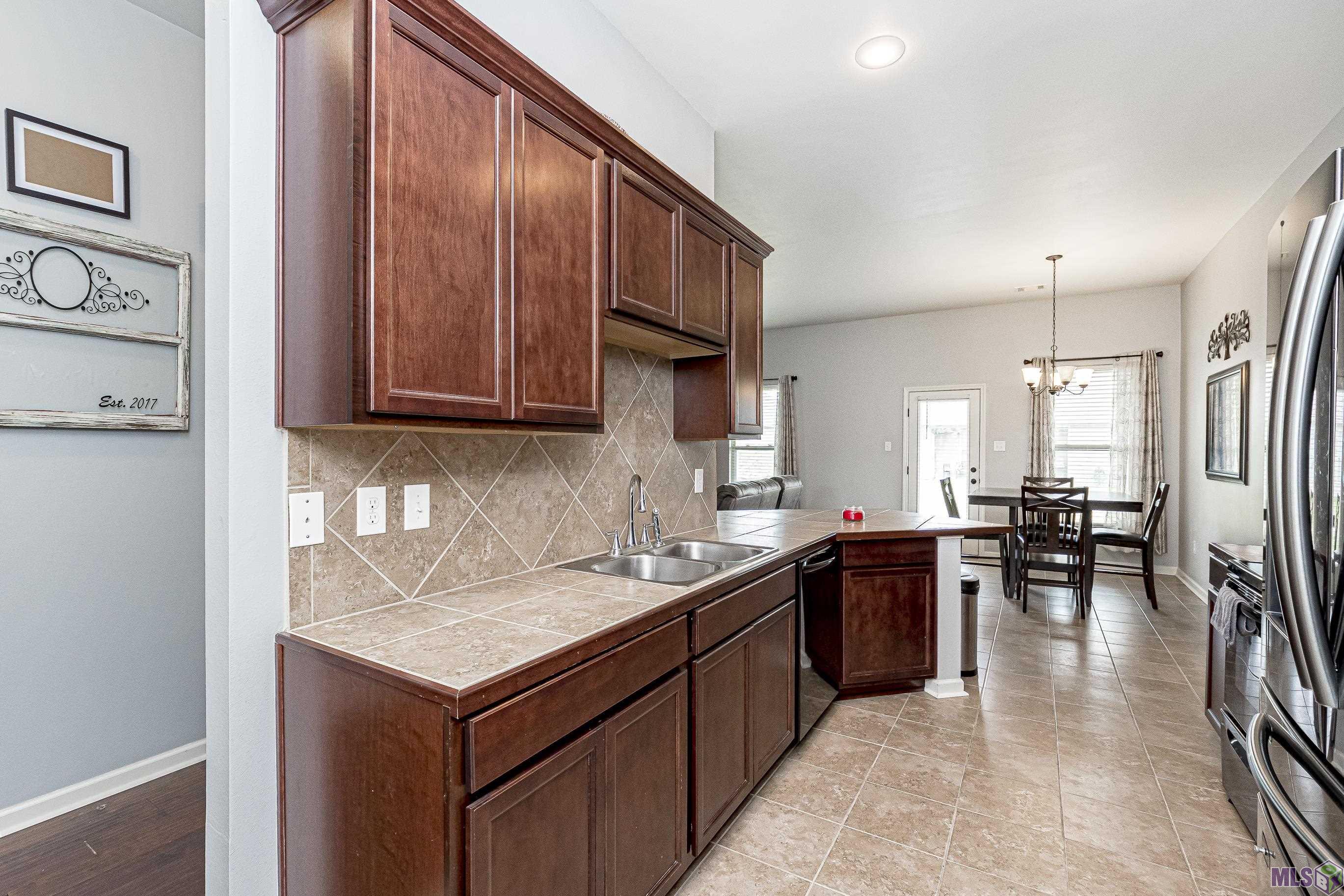 8751 Hackberry Ridge Avenue Zachary, LA 70791 - Photo 8 of 19