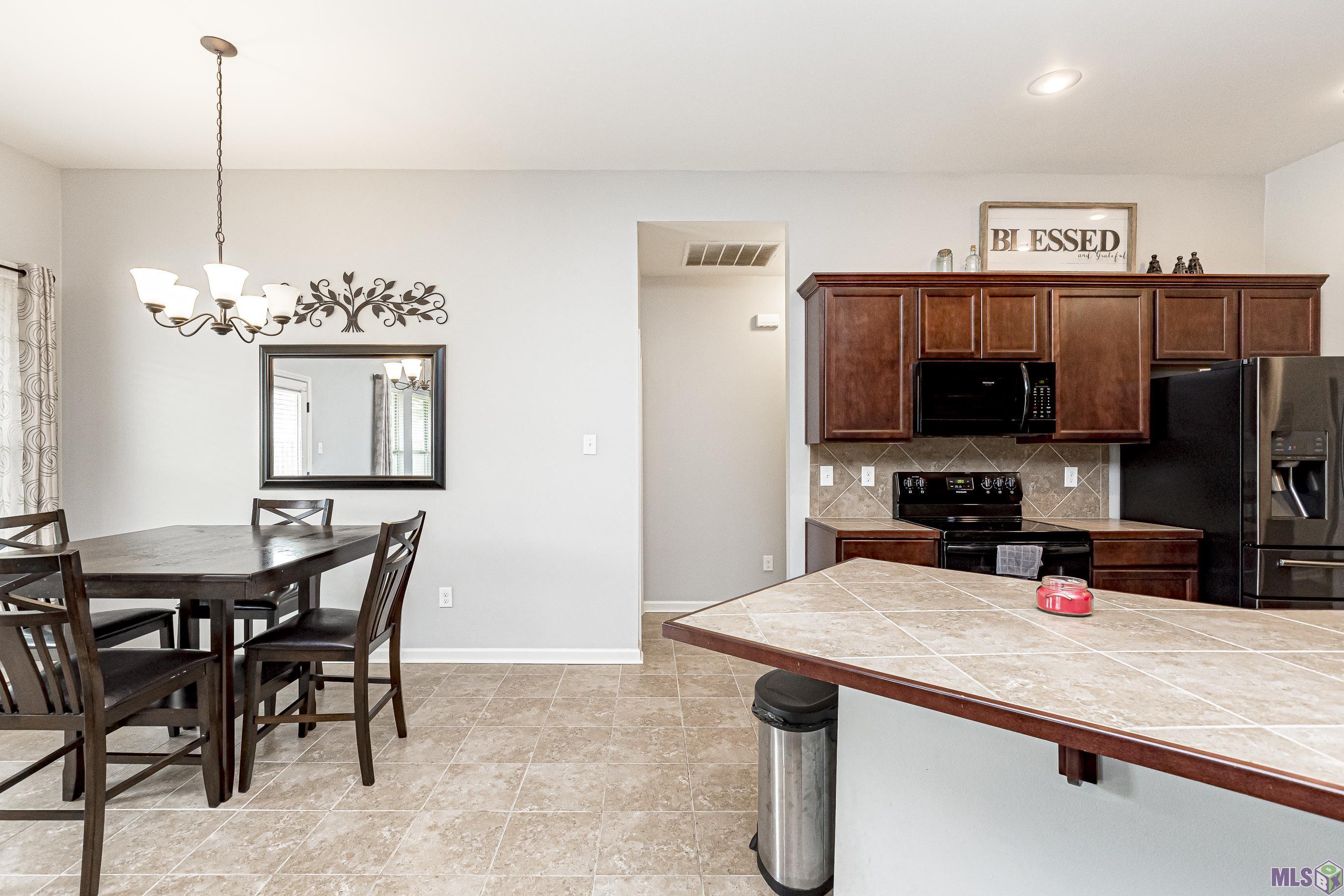 8751 Hackberry Ridge Avenue Zachary, LA 70791 - Photo 9 of 19