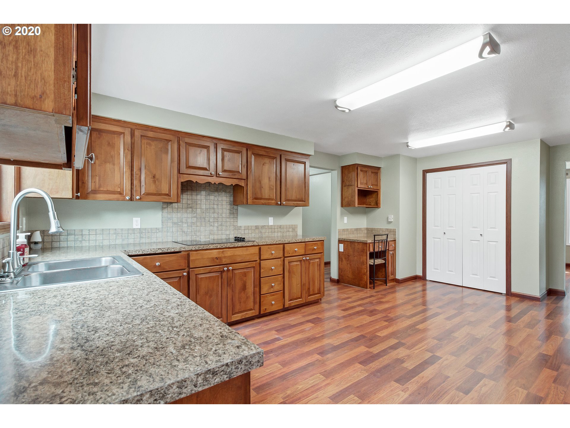 17665 Oakdale Road Dallas, OR 97338 - Photo 5 of 32