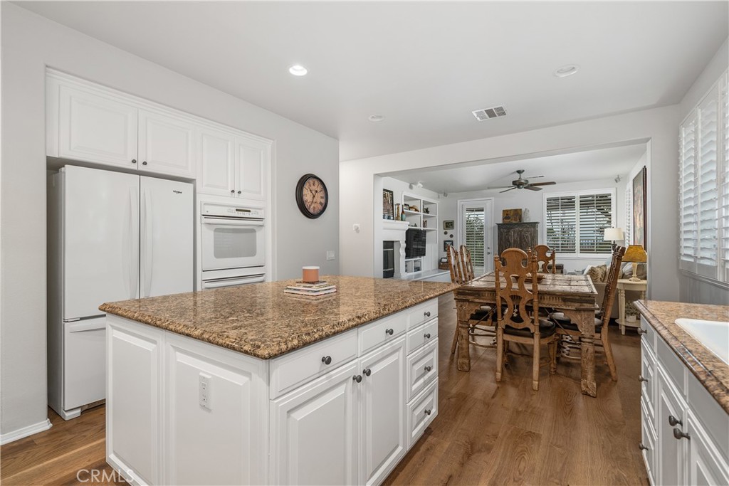 25730 Hawthorne Place Stevenson Ranch, CA 91381 - Photo 11 of 41