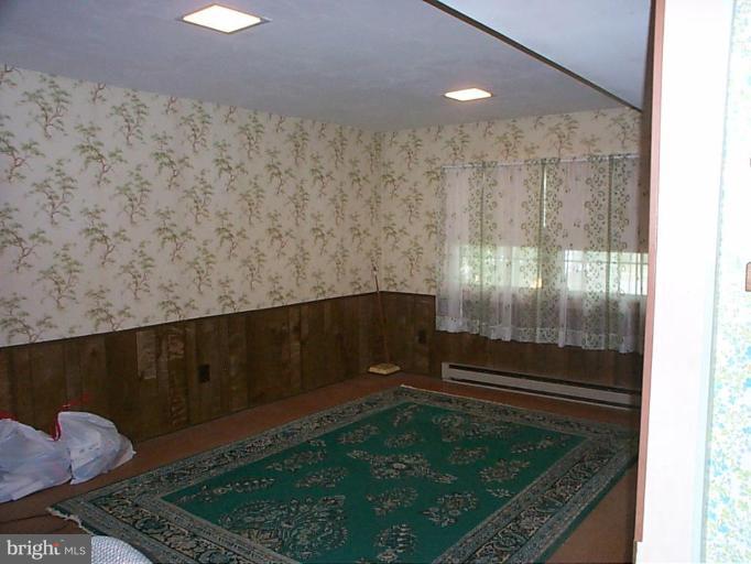 114 Kennedy Road Sterling, VA 20164 - Photo 4 of 7 Family Room