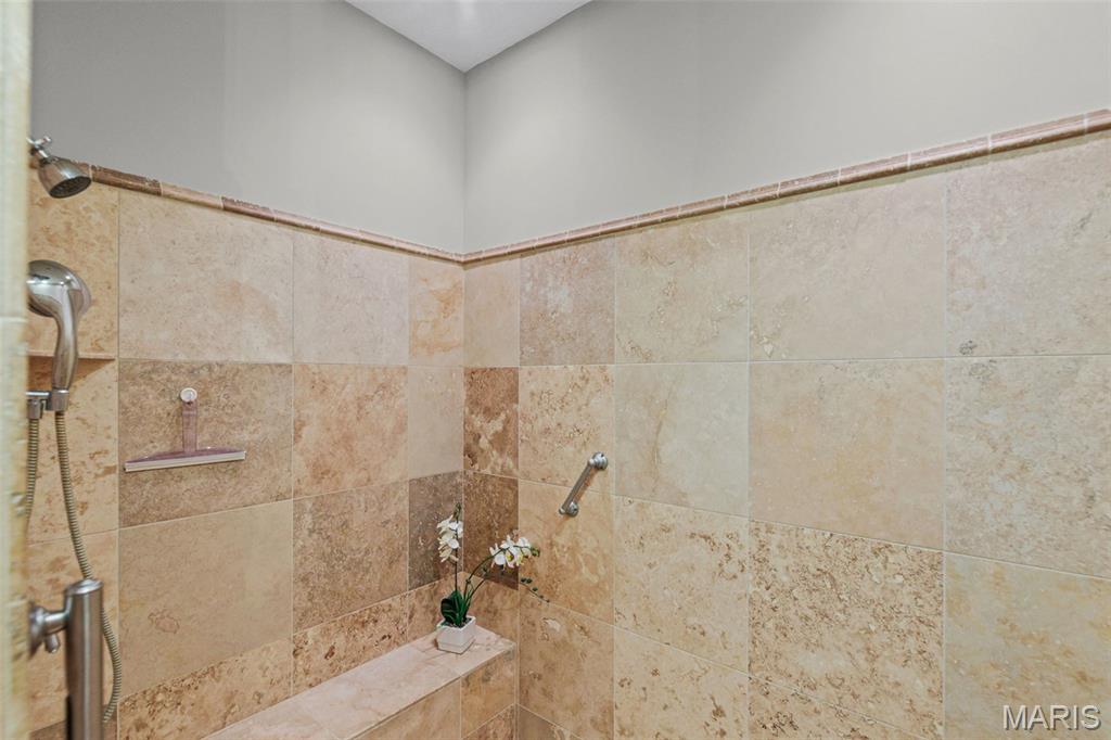 7 Alby Street, Unit 9 Alton, IL 62002 - Photo 33 of 48
