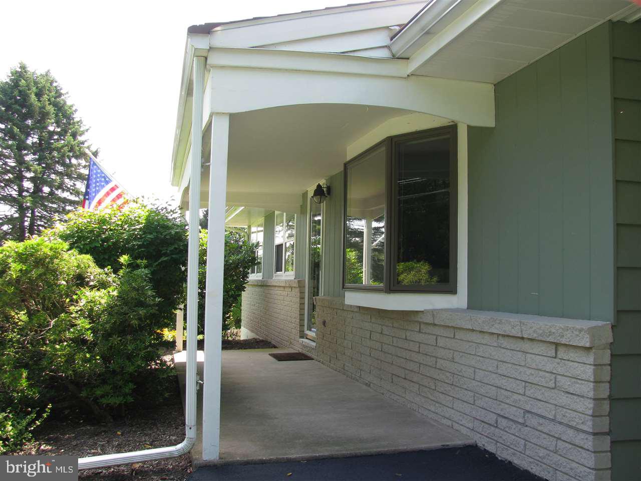 526 Ellencroft Road Lewisberry, PA 17339 - Photo 4 of 25 Gallery Image 4