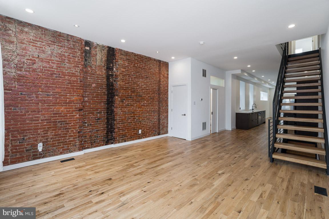 1705 Wharton Street Philadelphia, PA 19146 - Photo 3 of 37 Living Room 2