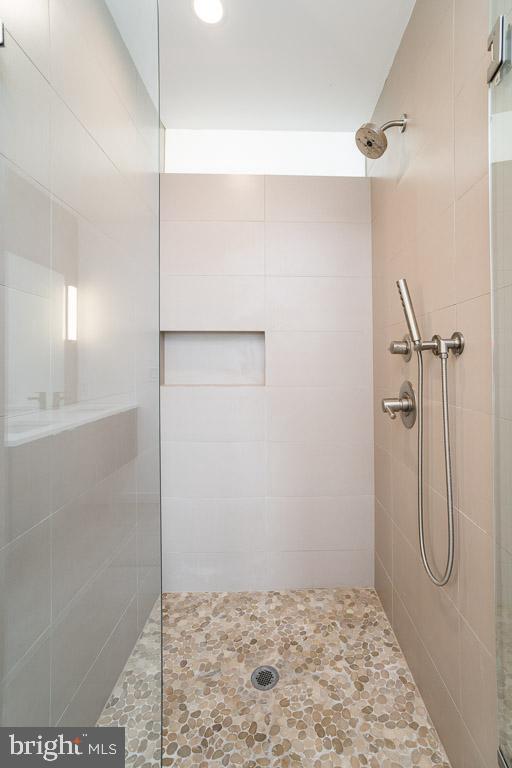 1705 Wharton Street Philadelphia, PA 19146 - Photo 29 of 37 Master Shower