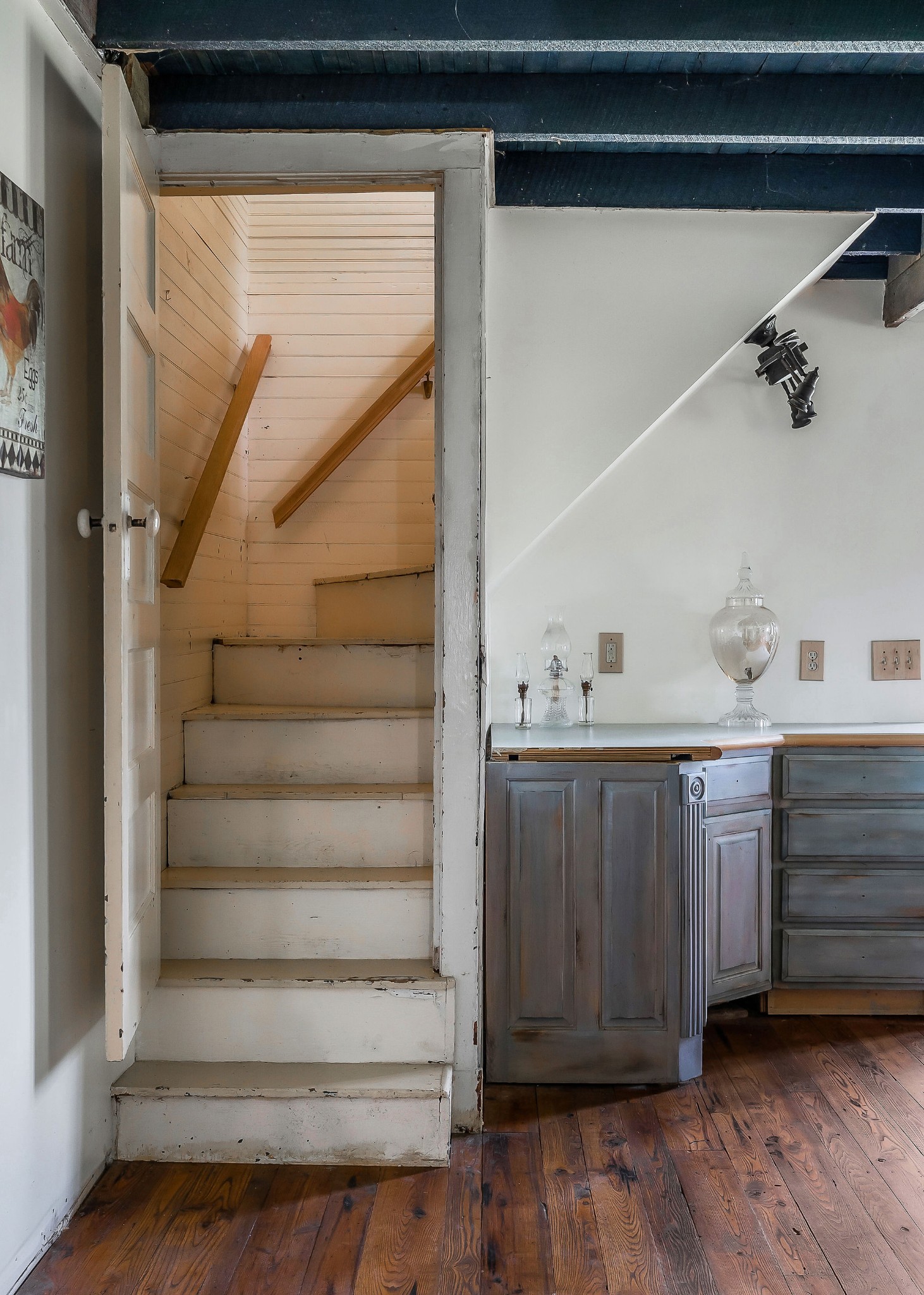 134 Opossum Hollow Road Watertown, TN 37184 - Photo 18 of 41 a view of entryway and hall with wooden floor