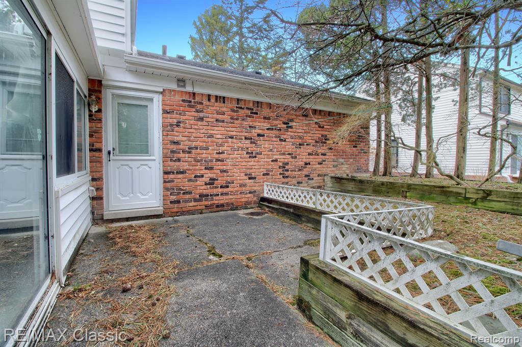 33951 Old Timber Road Farmington Hills, MI 48331 - Photo 38 of 40