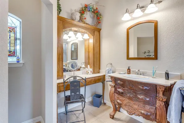 $520,000 | 143 Sugartree Circle, Lipan, TX 76462