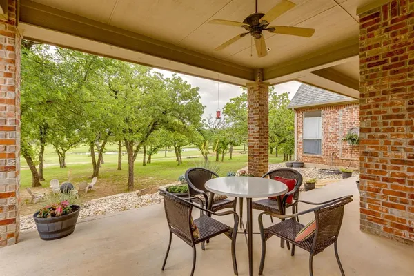 $520,000 | 143 Sugartree Circle, Lipan, TX 76462
