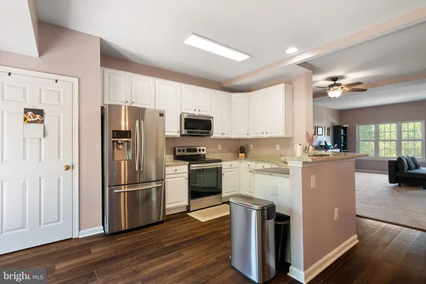 $565,000 | 6815 General Lafayette Way, Gainesville, VA 20155