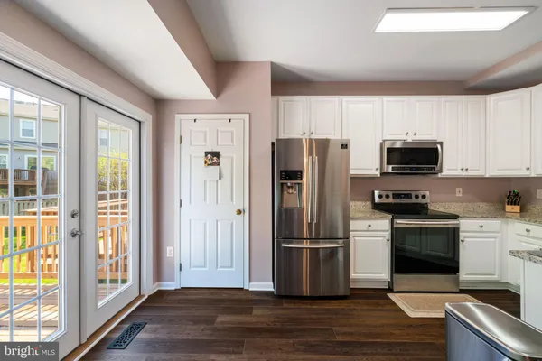 $565,000 | 6815 General Lafayette Way, Gainesville, VA 20155