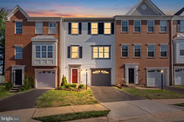 $565,000 | 6815 General Lafayette Way, Gainesville, VA 20155
