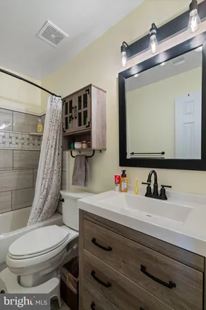 $565,000 | 6815 General Lafayette Way, Gainesville, VA 20155