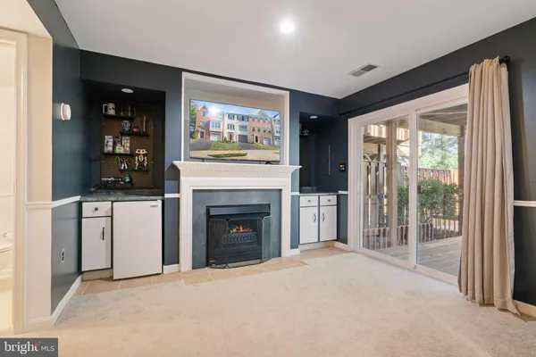$565,000 | 6815 General Lafayette Way, Gainesville, VA 20155