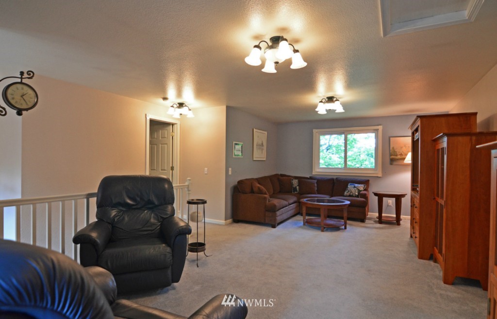 2109 233rd Street Southeast Bothell, WA 98021 - Photo 11 of 19