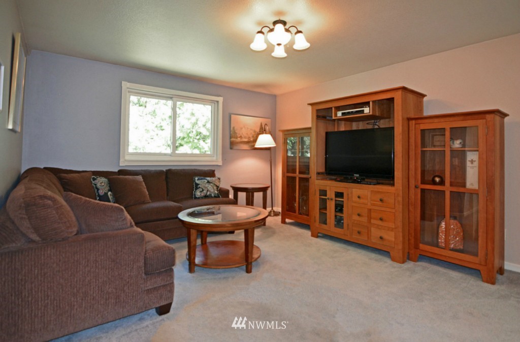 2109 233rd Street Southeast Bothell, WA 98021 - Photo 12 of 19